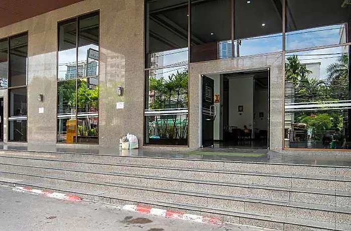 Artichoke Sukhumvit, Nana Bts 曼谷